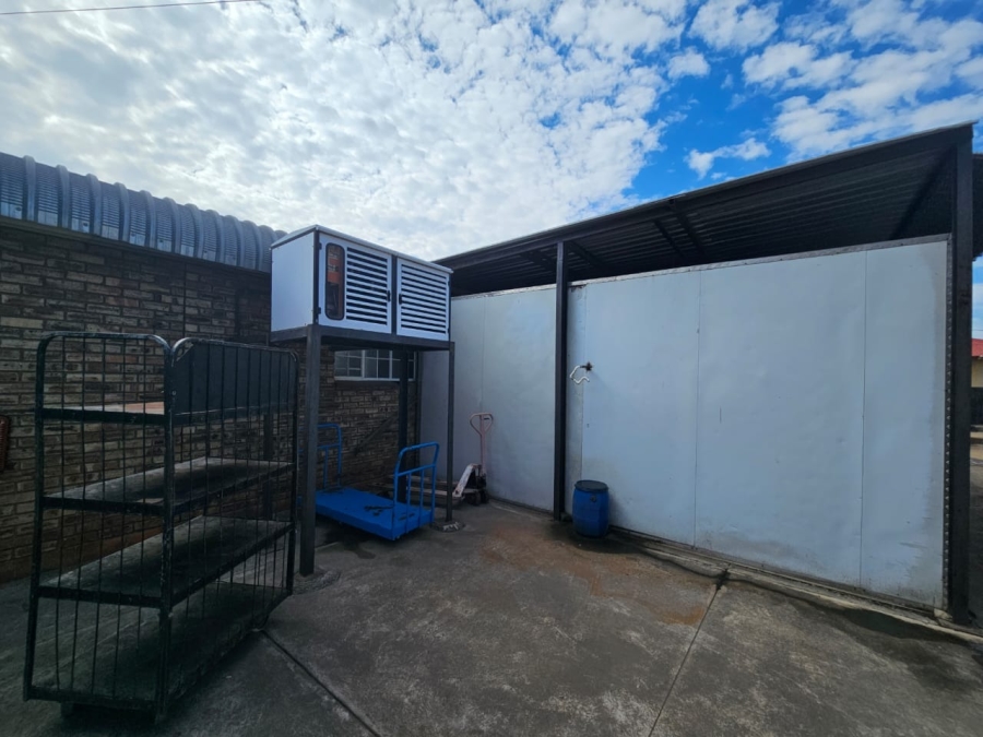 Commercial Property for Sale in Oos Einde North West
